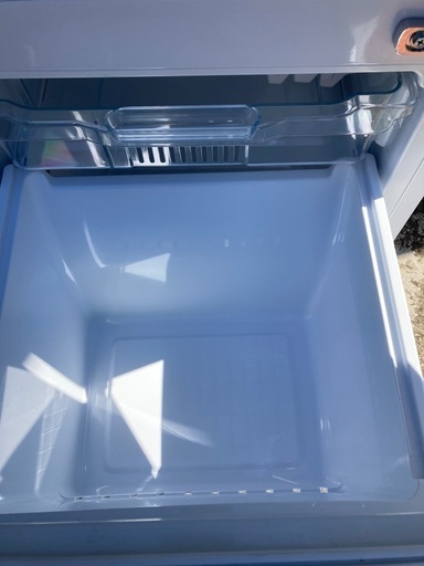 大特価！Hisense　ハイセンス 2ドア冷凍冷蔵庫 HR-D1303 パールホワイト（134L）