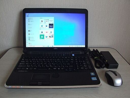 高速SSD240GB搭載 第二世代 Core i5-2520M　Fujitsu LIFEBOOK AH56/D　ノートパソコン（難あり）　(a242）