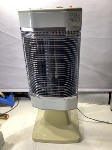 ダイキン　遠赤外線電気ストーブ　ERFT11KS