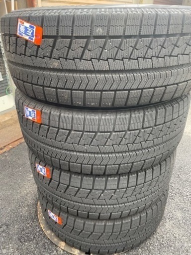 ブリヂストンスタッドレス トヨタホイール付 ワンシーズンのみ使用  