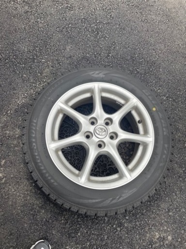 ブリヂストンスタッドレス トヨタホイール付 ワンシーズンのみ使用 
