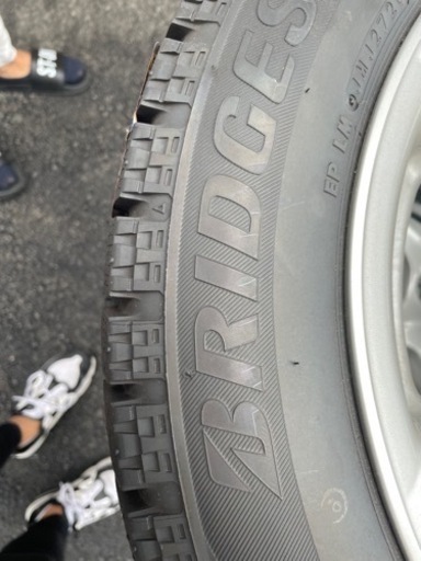 ブリヂストンスタッドレス トヨタホイール付 ワンシーズンのみ使用 