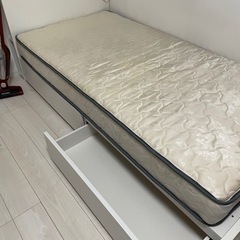シングルベッド　ベッドフレーム　マットレス