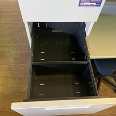 JJ-10 【オフィス家具専門店】プラスの脇机です！