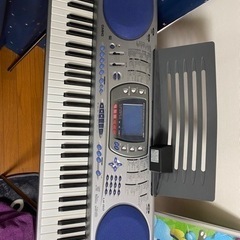 取引中　電子ピアノ　古いものです。