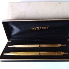 【未使用中古品】PYRAMIT製　金色シャープペンとボールペン　...