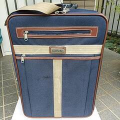 【お取引予定者決定】キャスター付　布製スーツケース、旅行鞄