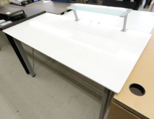 北海道 千歳市/恵庭市 近郊配送可能 ニトリ 旧式 PCデスク リッケン2 140 テーブル