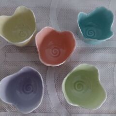 5色の可愛い小鉢