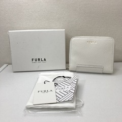 FURLA ランドファスナー二つ折り財布