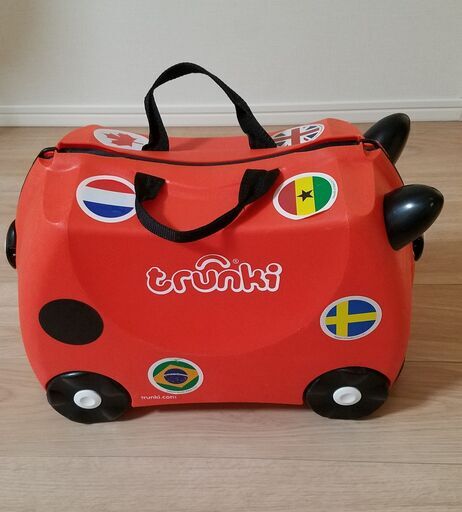 子供用キャリア Trunki (トランキ /乗って遊べる子供用スーツケース)