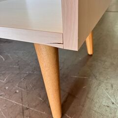 未使用訳あり　幅110　脚付きマガジンラック　ナチュラル　ホワイト　天然木脚　本棚 ブックシェルフ コミックラック コミック収納 収納棚