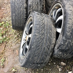 中古タイヤとアルミホイール