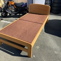 木製シングルベッド　　無料　商談中