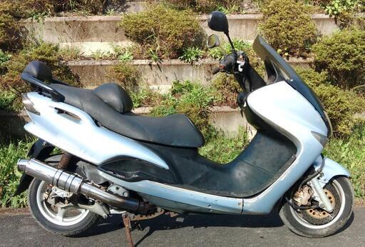 マジェスティ125　(1751)