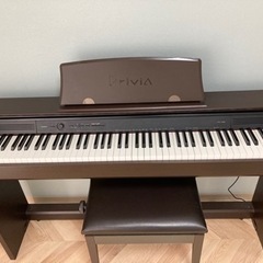 コンパクトな電子ピアノ Casio Privia PX-750