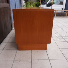 イギリスアンティーク E.GOMME社 G-plan(ジープラン) Fresco(フレスコ)シリーズ チーク材 3段チェストです。北欧スタイルの優しいデザインが魅力のヴィンテージ収納です♪CJ131