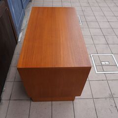 イギリスアンティーク E.GOMME社 G-plan(ジープラン) Fresco(フレスコ)シリーズ チーク材 3段チェストです。北欧スタイルの優しいデザインが魅力のヴィンテージ収納です♪CJ131