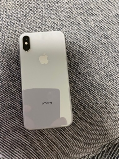 iPhone Xs シルバー64GB ですがまだまだ使えます！