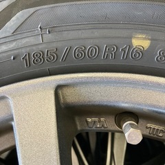 スタッドレスタイヤ185/60R16