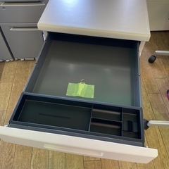 JJ-12 【オフィス家具専門店】コクヨの脇机です！