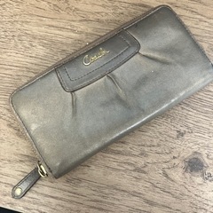 USED⭐︎Coach 長財布　ラウンドファスナー