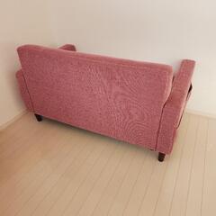 くすみピンクのソファー　二人がけ