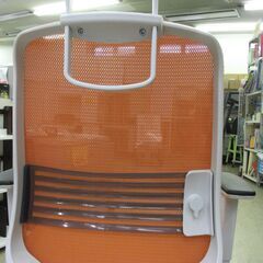 オレンジ事務椅子