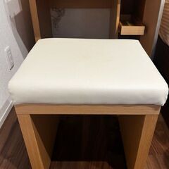 ACTUS（アクタス）のコンセント付ドレッサー＆スツールセット