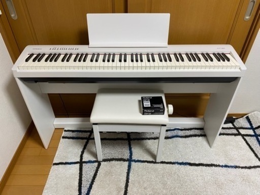 電子ピアノ ほぼ未使用 台・椅子・商品説明書付きRoland FPｰ30