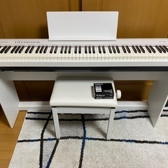 電子ピアノ ほぼ未使用 台･椅子･商品説明書付きRoland F...