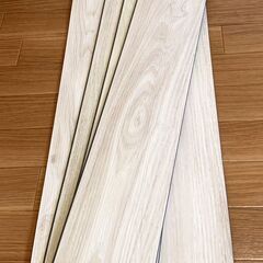 31740円相当→12000円 【フロアタイル】ミルキーオーク  約6畳分（はめこみ式 ） 