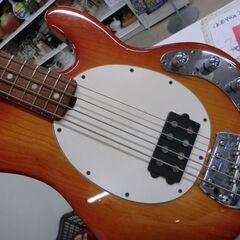 ジモティ来店特価!!　ベース　musicman STINGRAY　　J-1030