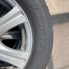 グッドイヤー　スタッドレスタイヤ　195/65R15 ホイール付き5穴
