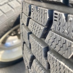 グッドイヤー　スタッドレスタイヤ　195/65R15 ホイール付き5穴