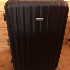 大型スーツケース　samsonite 鍵なし