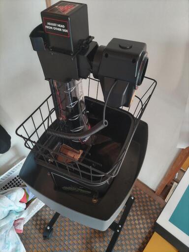 その他 再値引きしました　三英製卓球マシン、専用架台セット品