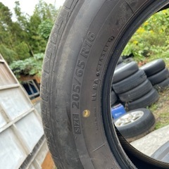 205\\65R16のブリヂストンのバリ山タイヤ