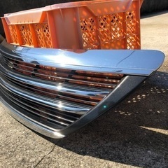 200系クラウンアスリート　フロントグリル