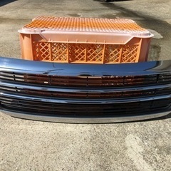 200系クラウンアスリート　フロントグリル