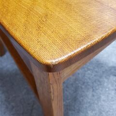 ラダーバックチェア