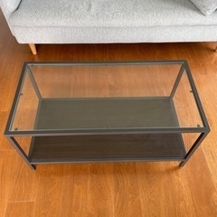 IKEA ガラステーブル