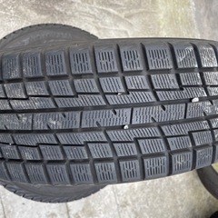 タイヤサイズが珍しいスタッドレスタイヤ付きアルミホイール