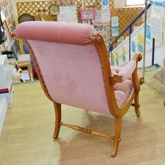 ② 横浜ダニエル ブーツ ワイドアームチェア 布製 ピンク系 モケット