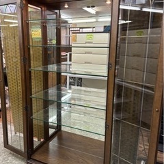 domani】カリモク最高峰ブランドガラスのショーケース