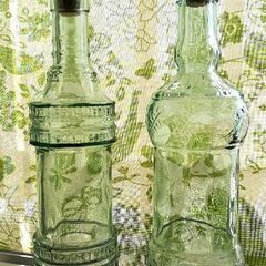 【ネット決済・配送可】スペイン製／緑ガラス瓶／２点／アンティーク...