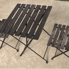 【取引済】テーブル＆チェア2脚 屋外用と使いかけ塗料