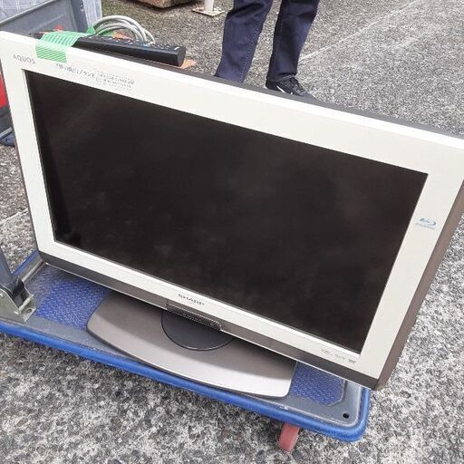DVD☺ブルーレイ内臓テレビ26型動作確認済みリモコン付き