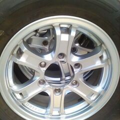 商談中ハイエースタイヤホイール4本