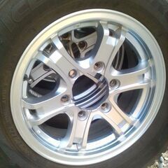 商談中ハイエースタイヤホイール4本